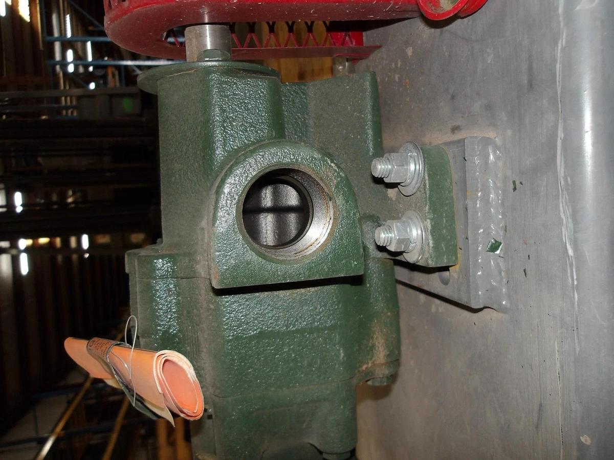 Used ROPER 1-1/2" PUMP W/ 5 HP MOTOR, #11111030GJW NEW