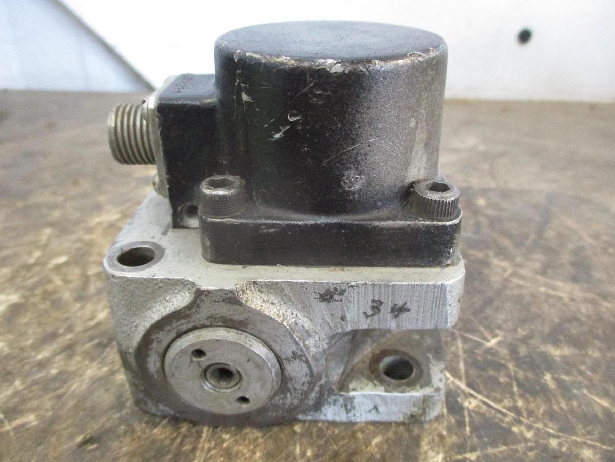 Used BENDIX 58V06-2B ELECTRO-HYDRAULIC SERVO VALVE, #8281020J USED
