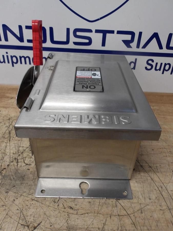 Used SIEMENS 30 AMP S/S SAFETY SWITCH 600/250 V, #715233G NEW