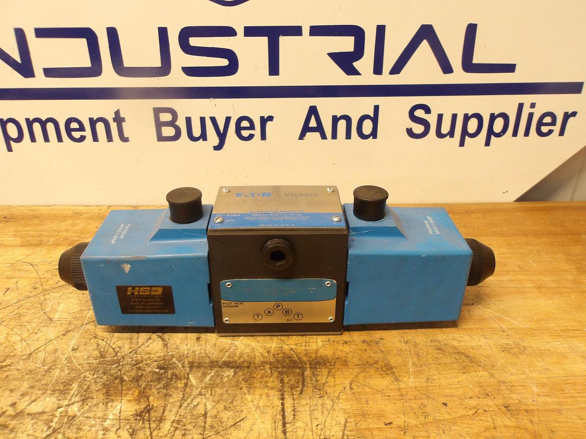 Used EATON VICKERS DG4S4-012N-U-H-61 HYDRAULIC PILOT VALVE