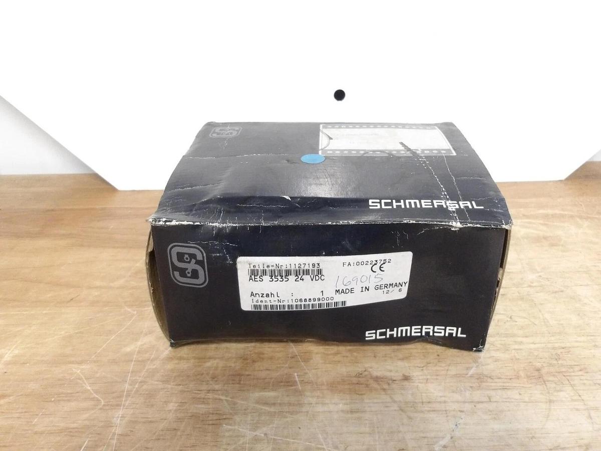 SCHMERSAL AES 3535 24 VDC SAFETY CONTROLLER, #3121140G NIB
