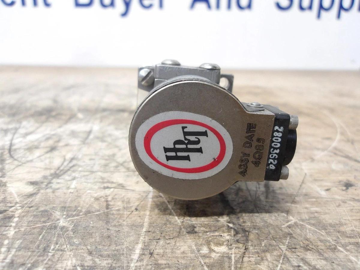 Used TEXTRON 22253962-002 SERVO VALVE, #8261112G USED