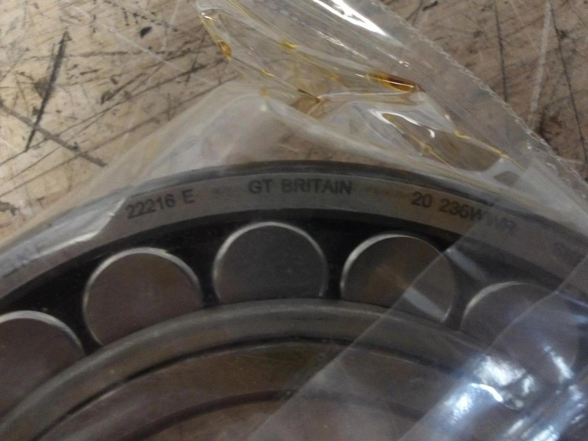 SKF EXPLORER 22216E SPHERICAL ROLLER BEARING 3.15IN/80MM BORE, #727126G NIB