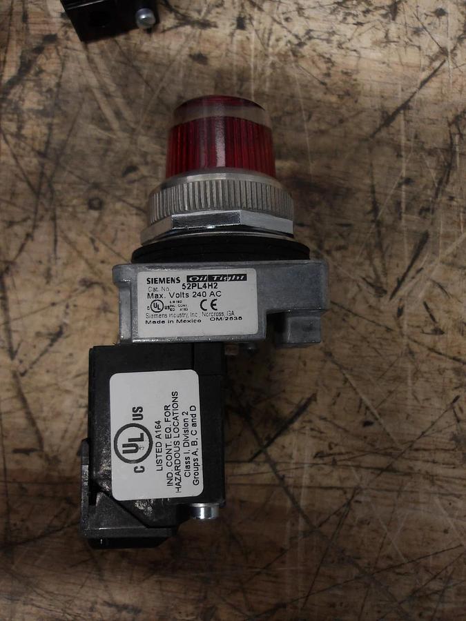 Used SIEMENS PUSH BUTTON & PILOT LIGHT BUTTON (LOT OF 6) #710115G NEW