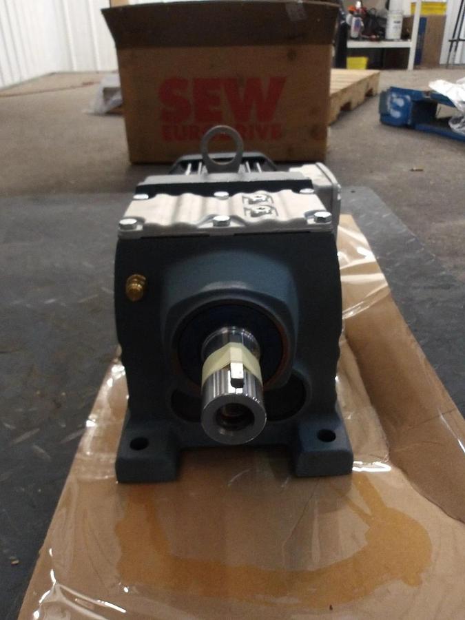 SEW EURODRIVE 1/2 HP GEARMOTOR, #912851G NIB