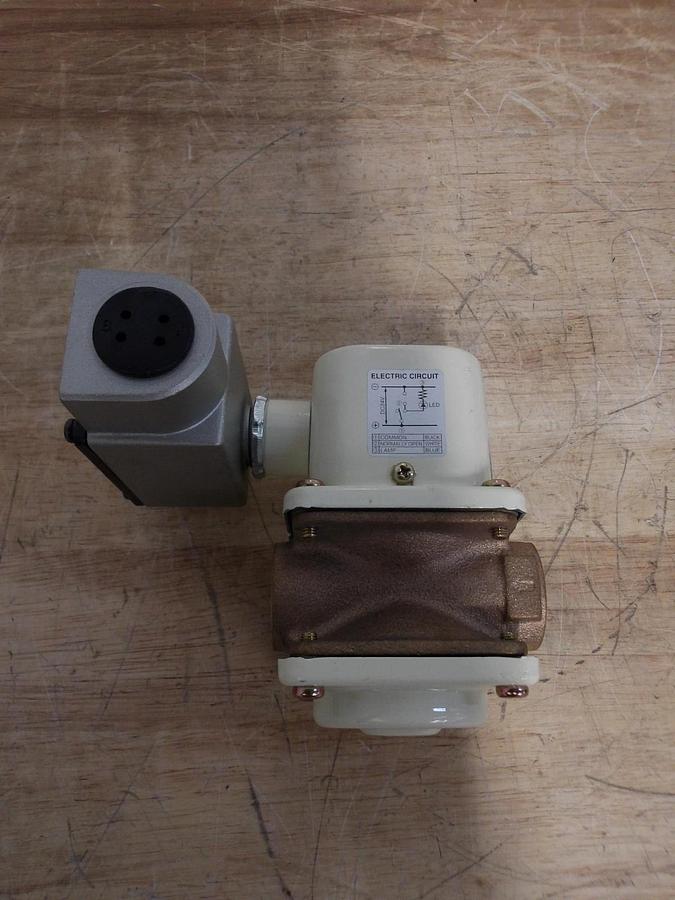 Used SMC 1FW510-03-66 FLOW SWITCH 1/2", #429227G NEW