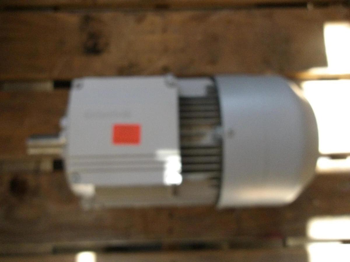 Used SIEMENS 3 KW / 1 HP MOTOR, 3510 RPM, 460 V, 31014200G NEW