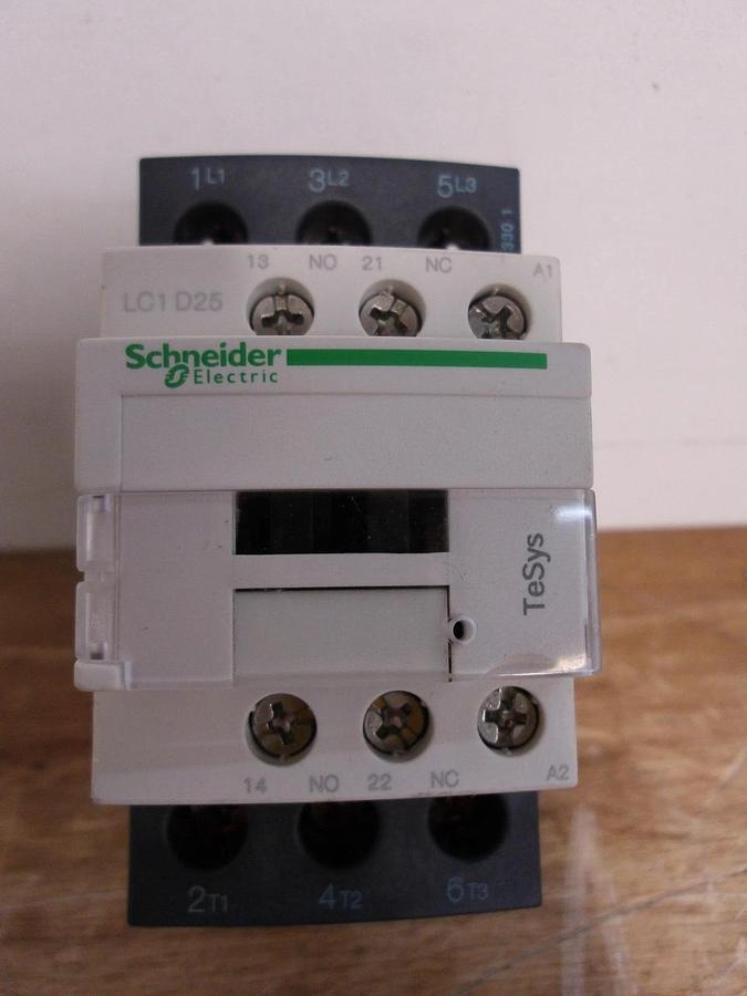 SCHNEIDER LC1-D25 AC CONTACTOR, #631040G NIB