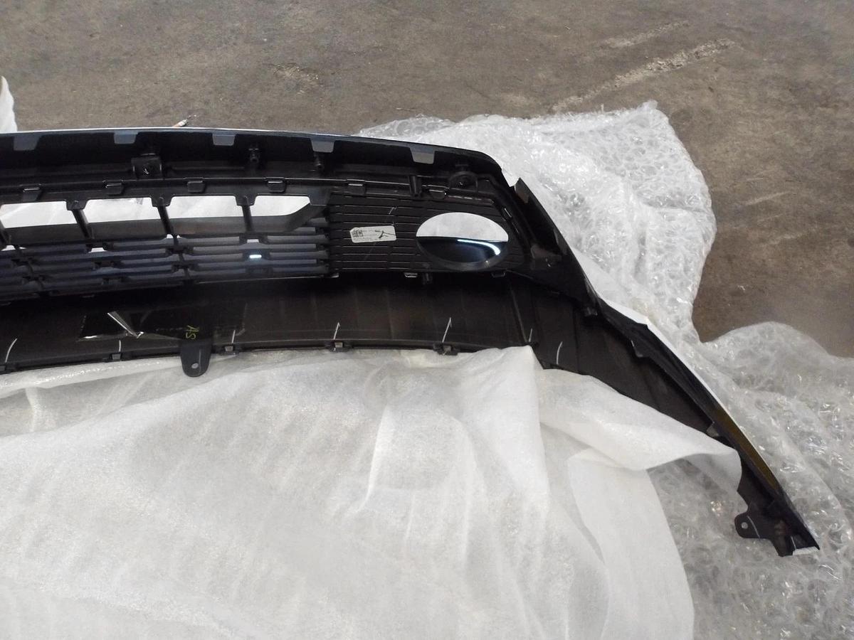 Used KIA 86530 M7020 GRILLE FRONT BUMPER COVER (BLACK), #926205G NEW (AS IS)