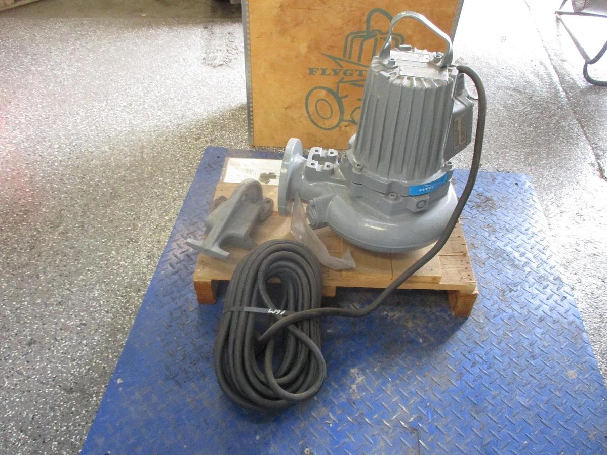 Used FLYGT 4" SUBMERSIBLE PUMP 5 HP, #68152JW NIC