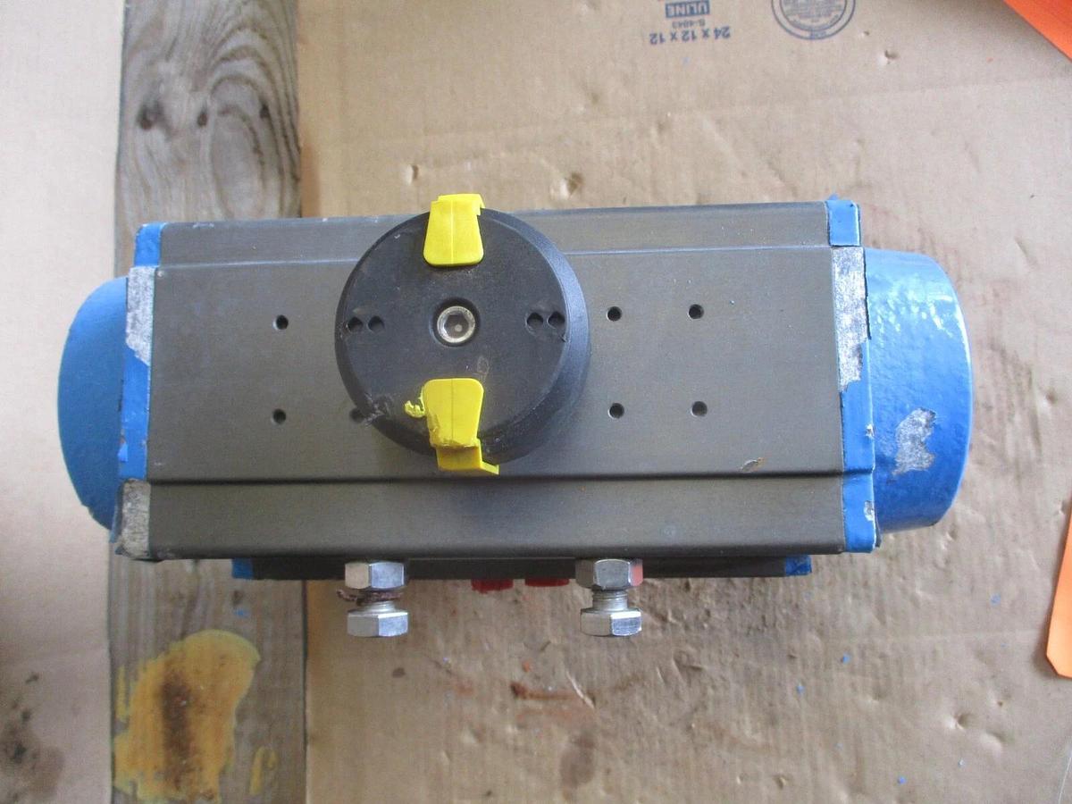 Used FNW 1-1/2" STAINLESS PNEUMATIC BALL VALVE, #612904J NEW