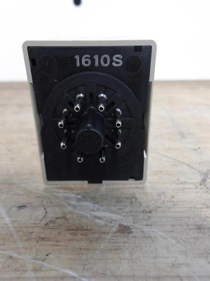 OMRON 61F-GP-N8 FLOATLESS LEVEL SWITCH 120 VAC, #523835G NIB