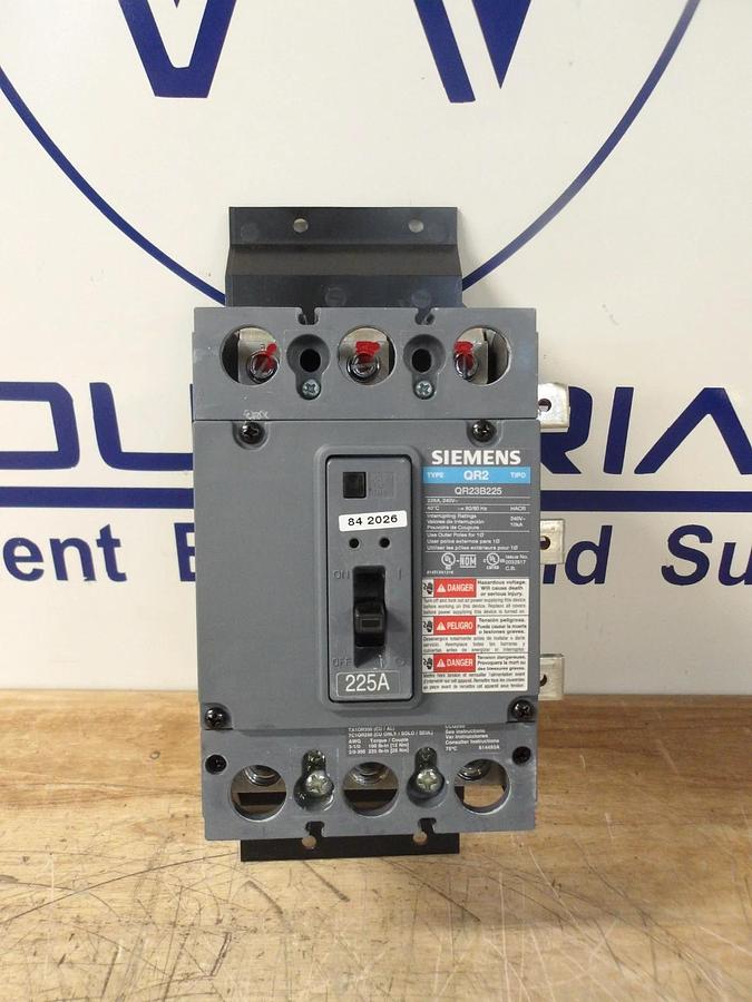SIEMENS 225 A SUBFEED BREAKER KIT 240 V, #717310G NIB
