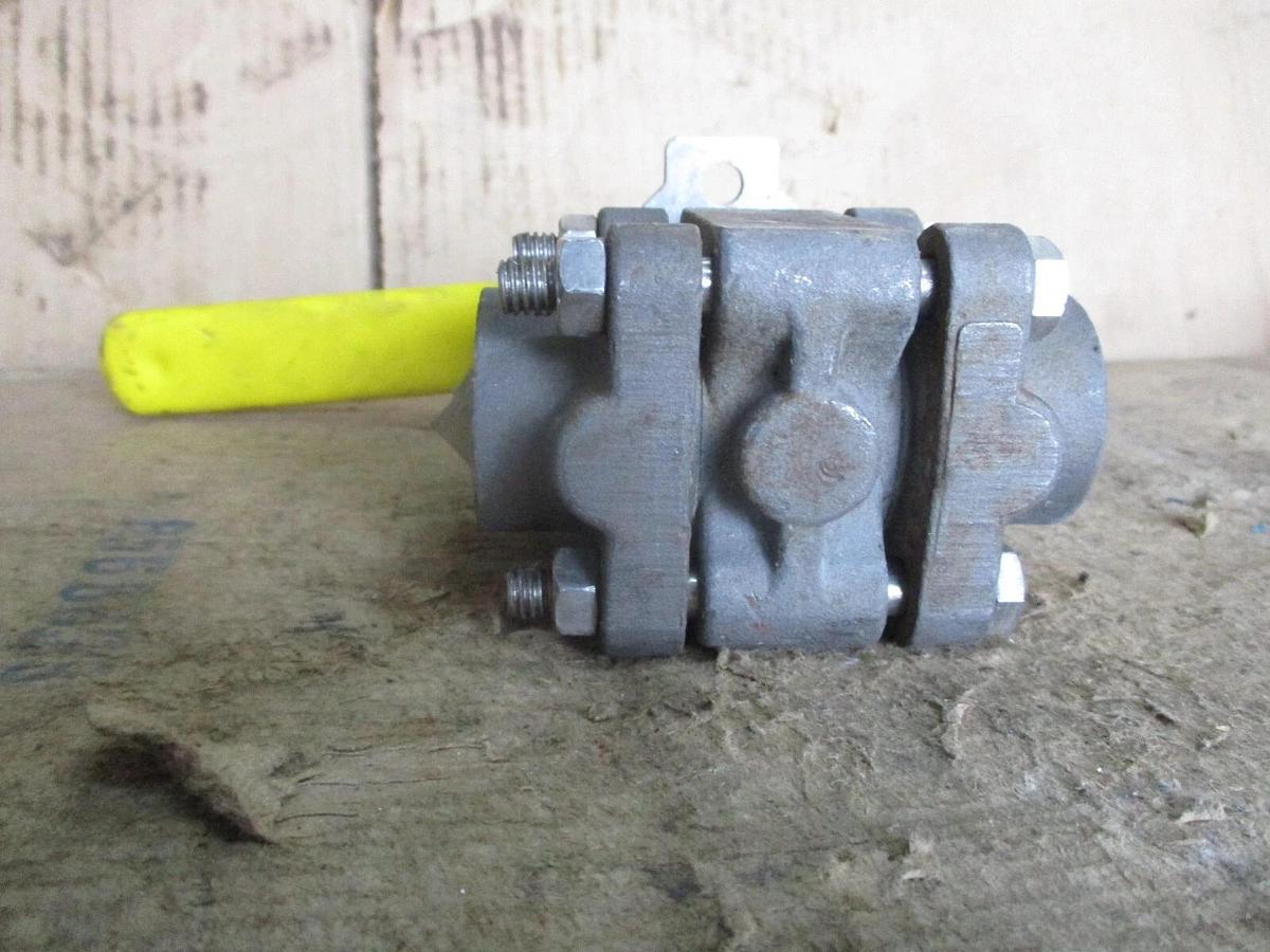 Used APOLLO 3/4" STEEL BALL VALVE (THREADED) #78321J NEW