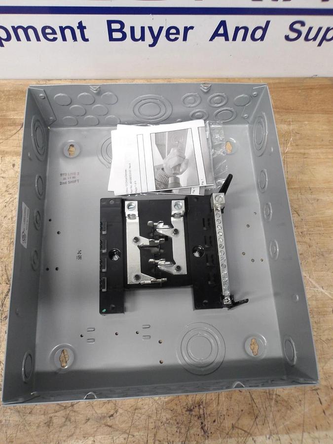 Used SIEMENS 125 AMP LOAD CENTER, 120-240 V, #610223G NEW