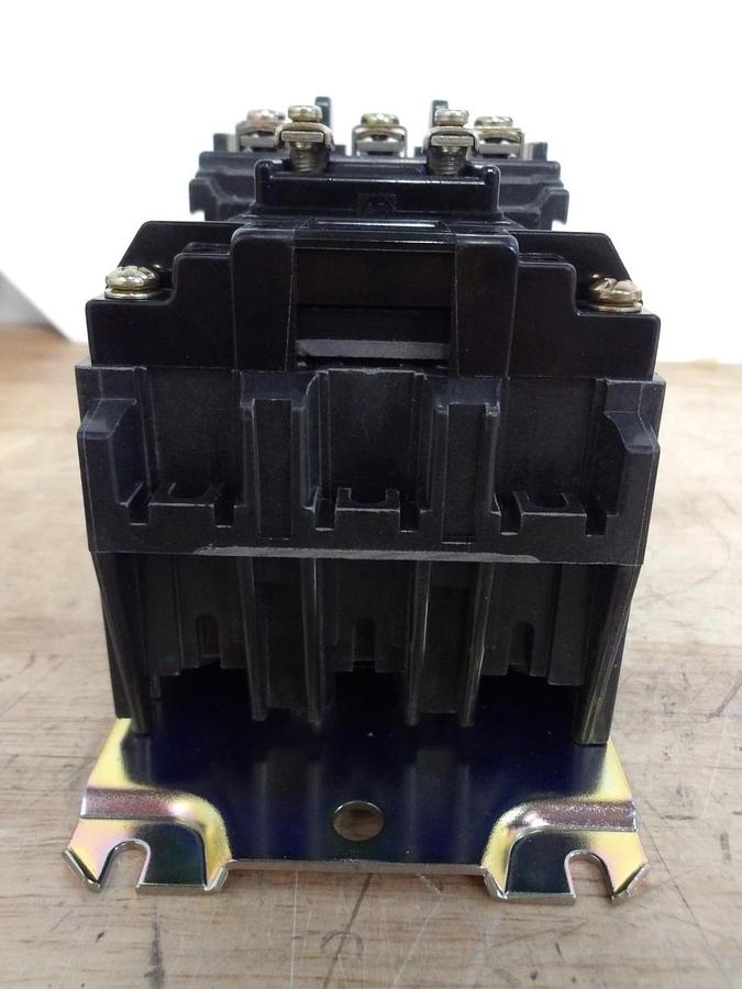 ALLEN BRADLEY 500L-A0D93 AC LIGHTING CONTACTOR, #4281047G NIB