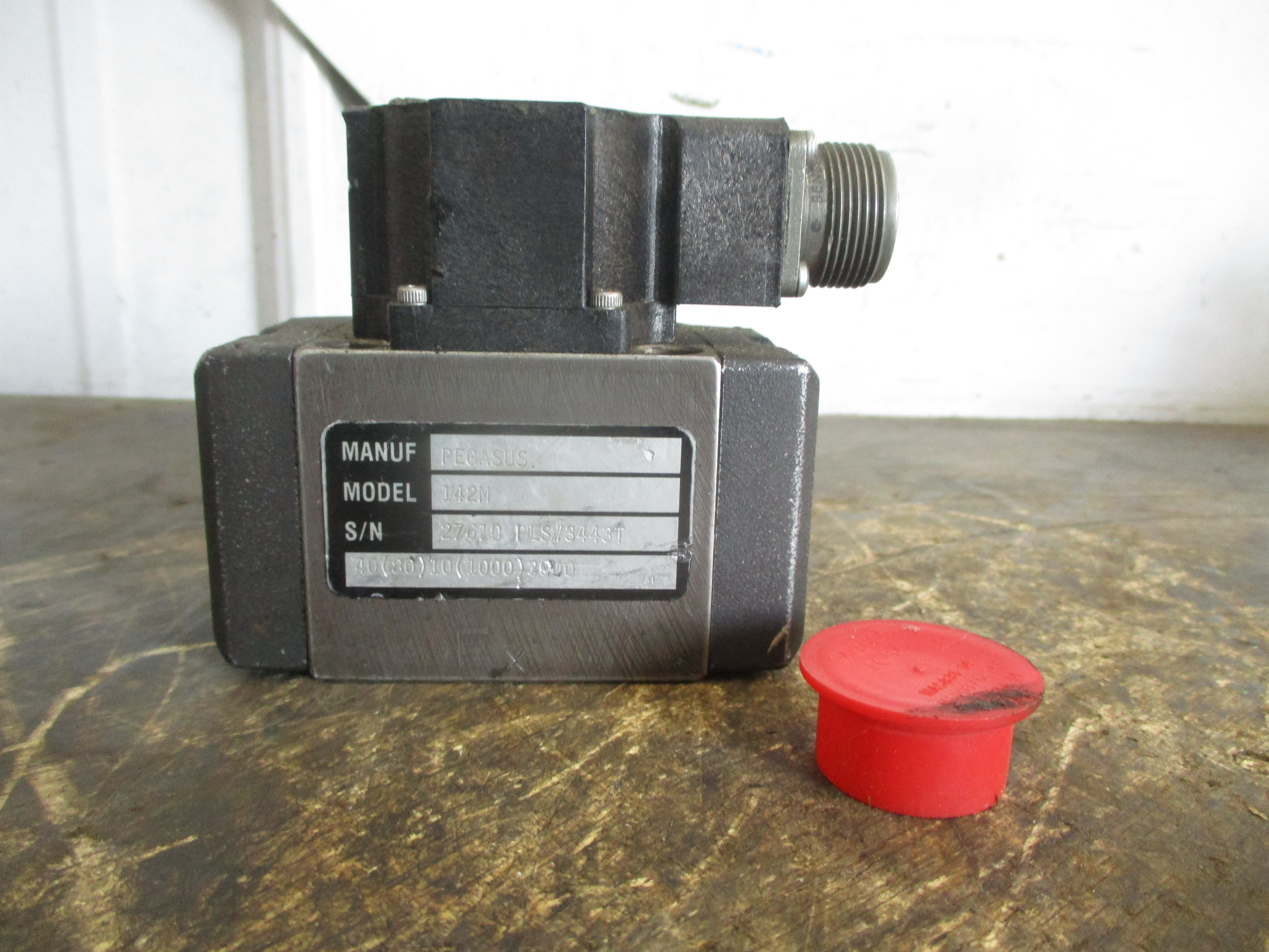 Used PEGASUS 142M SERVO VALVE