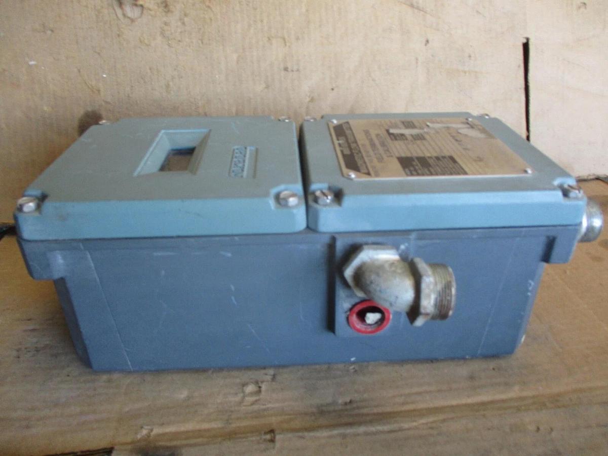 Used FOXBORO 8000-PA10-G MAGNETIC FLOW TRANSMITTER, #71330J USED