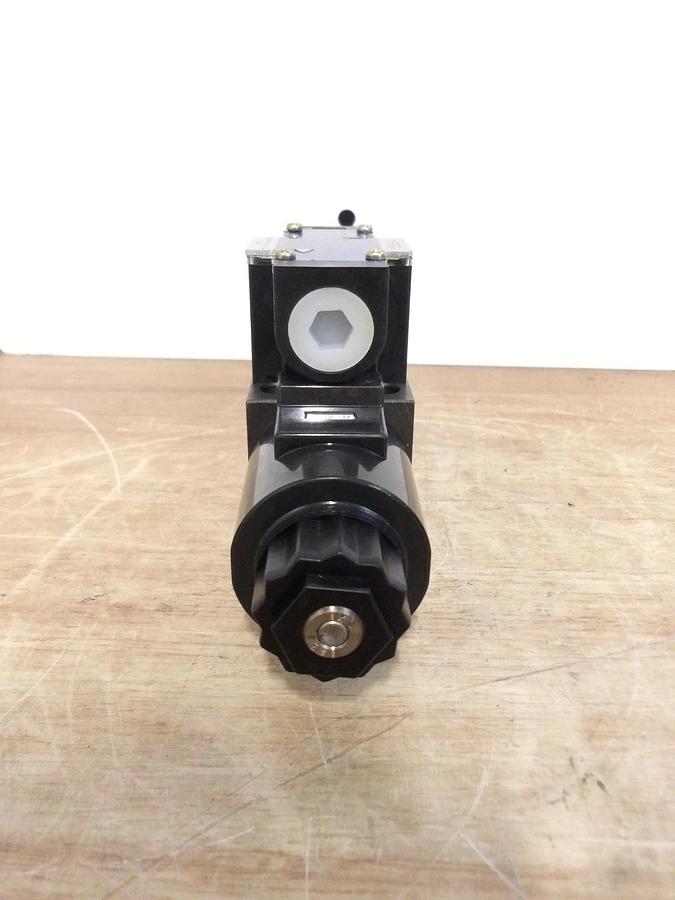 Used YUKEN E-DSG-01-2D2-D24-60 HYDRAULIC DIRECTIONAL VALVE, #331050G NEW