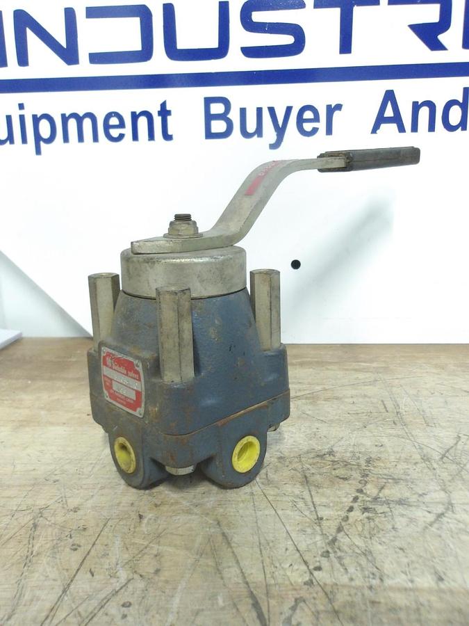 Used BARKDALE 3/8" VALVE 142P3H03-MC, #109100G NEW