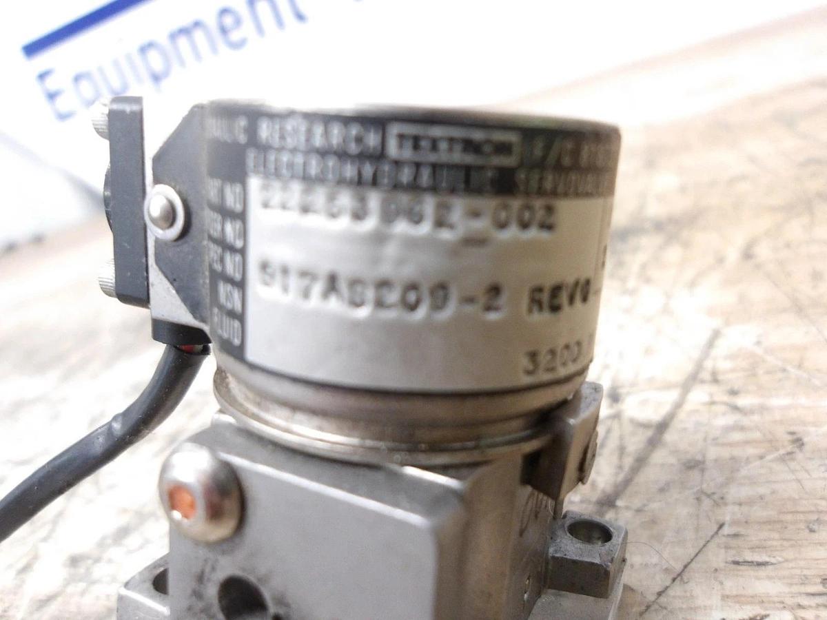 Used TEXTRON 22253962-002 SERVO VALVE, #8261112G USED