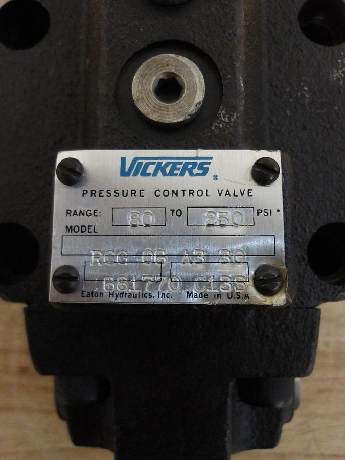 Used VICKERS RCG 06 A3 30/881770 C13S HYDRAULIC PRESSURE VALVE, #33118G NEW