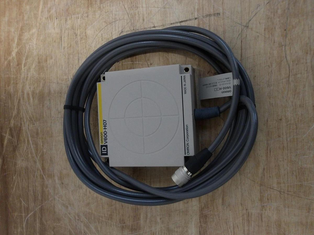 OMRON V600-H07 SENSOR HEAD W/ CABLE, #3241022G NIB
