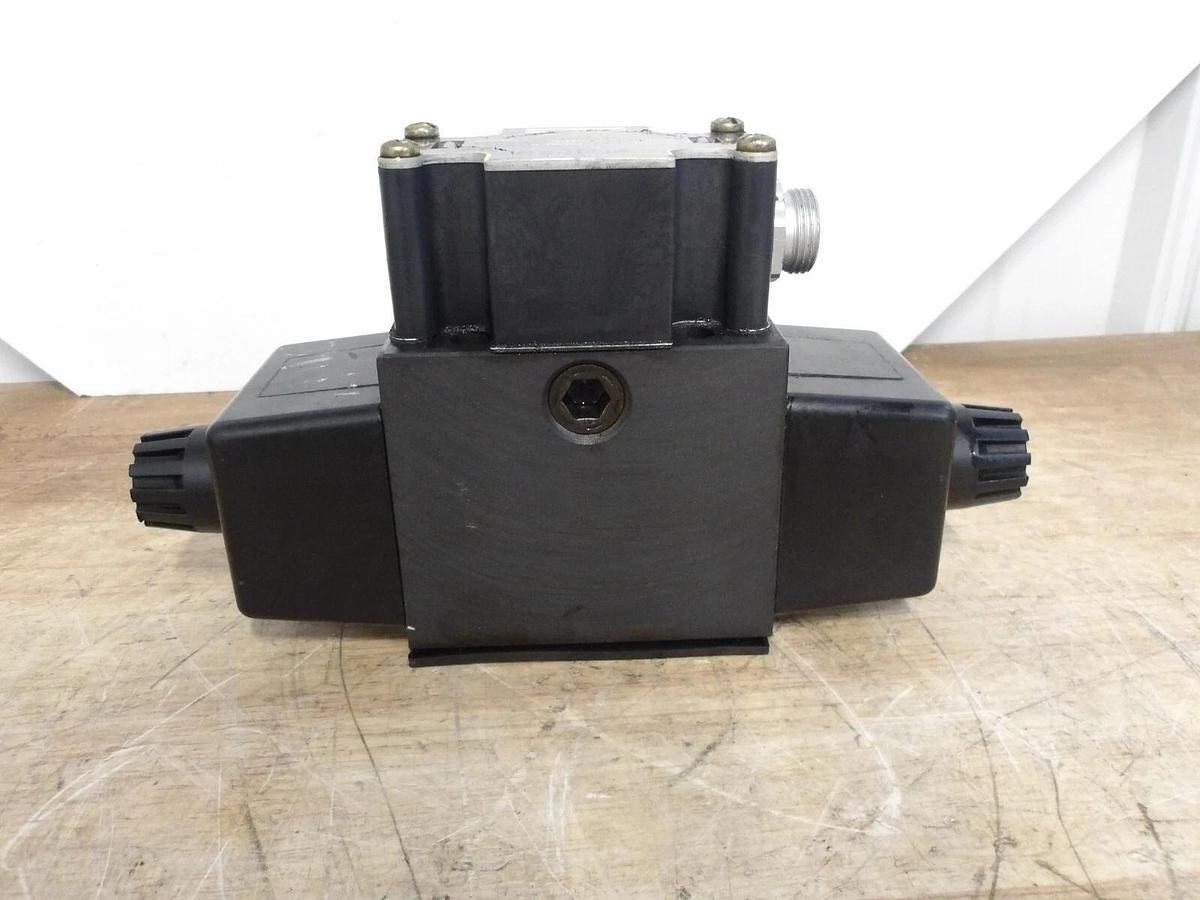 Used PARKER D3W4CNYC56 HYDRAULIC SOLENOID VALVE, #691046G REMANUFACTURED