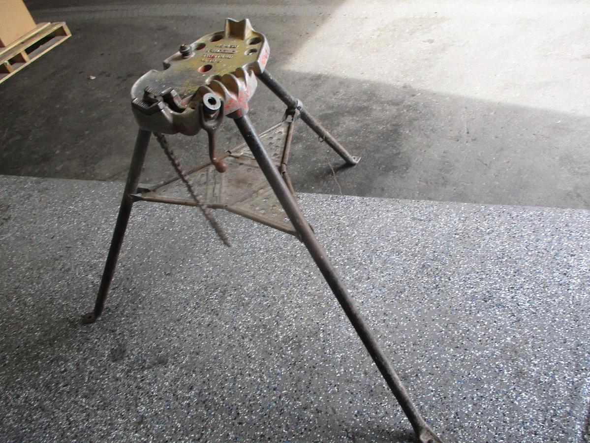 Used RIDGID NO. 450 TRISTAND 1/8" TO 5", #310138J USED