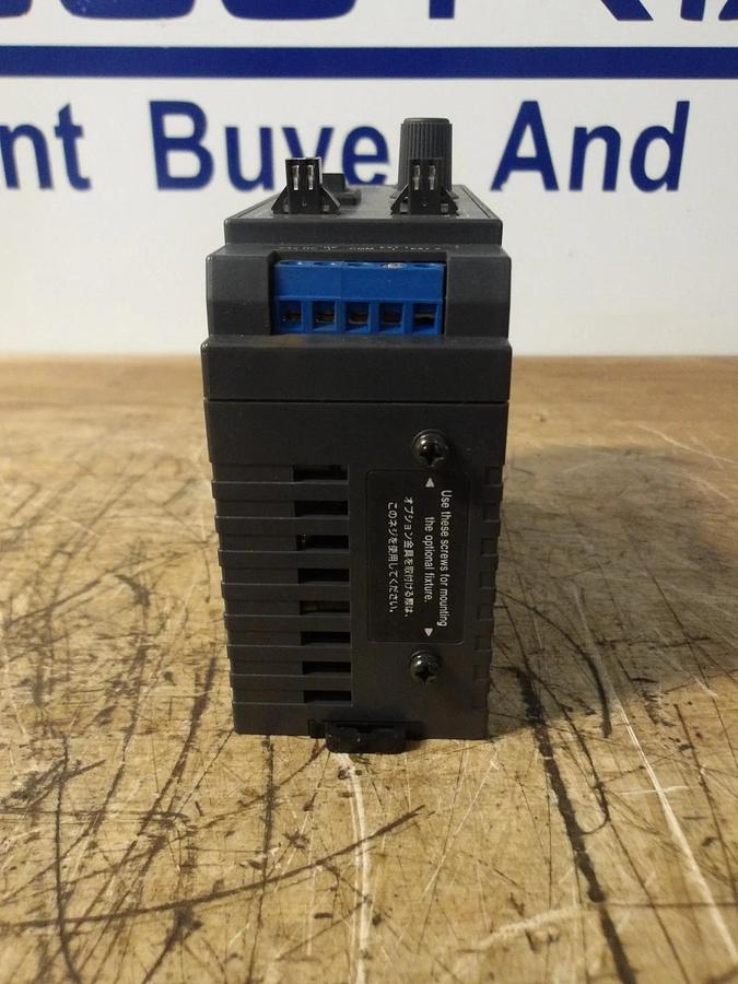 Used KEYENCE CA-DC100 LIGHT CONTROLLER, #1223910G USED
