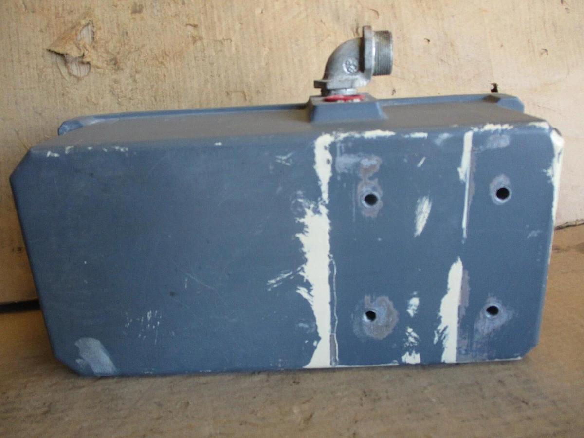 Used FOXBORO 8000-PA10-G MAGNETIC FLOW TRANSMITTER, #71330J USED