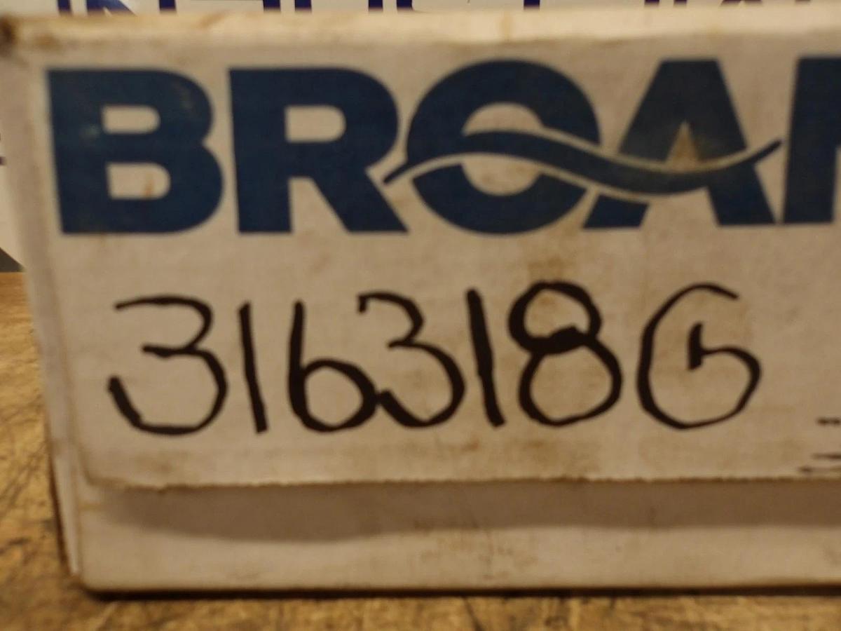 BROAN 689 VENTILATION FAN, #316318G NIB