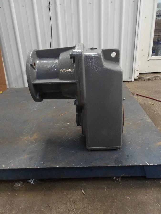 Used SEW-EURODRIVE SK4252AZH66 GEAR BOX, RATIO 5.43:1, #77218G NEW