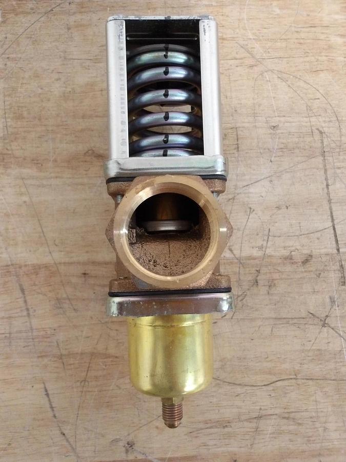 Used BSK AWR-3212GLWQ70 WATER REGULATING VALVE 1-1/2", #4281143G NEW