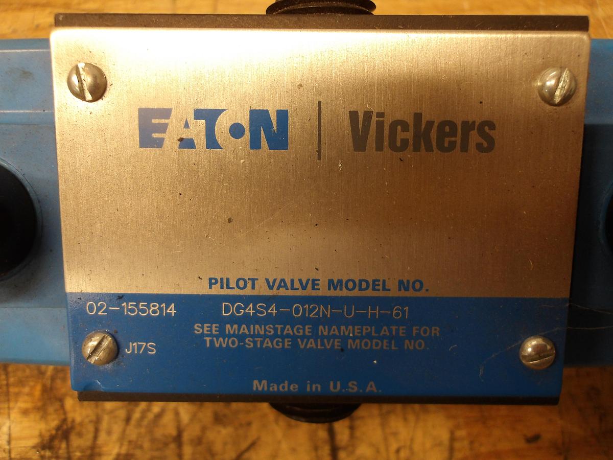 Used EATON VICKERS DG4S4-012N-U-H-61 HYDRAULIC PILOT VALVE