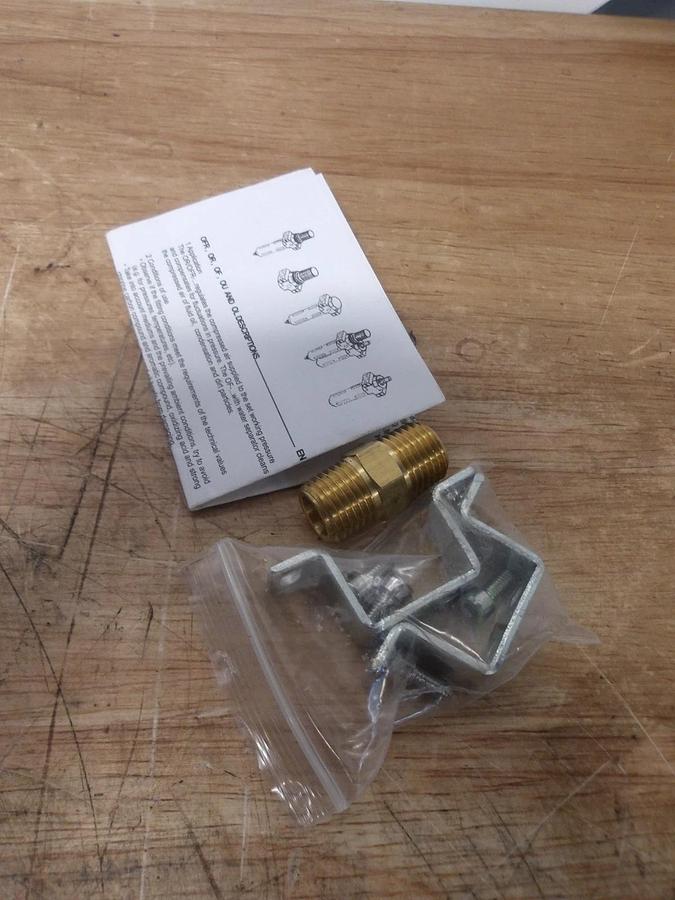 LIQUI DYNAMICS 540104C PNEUMATIC REGULATOR, #261123G NIB