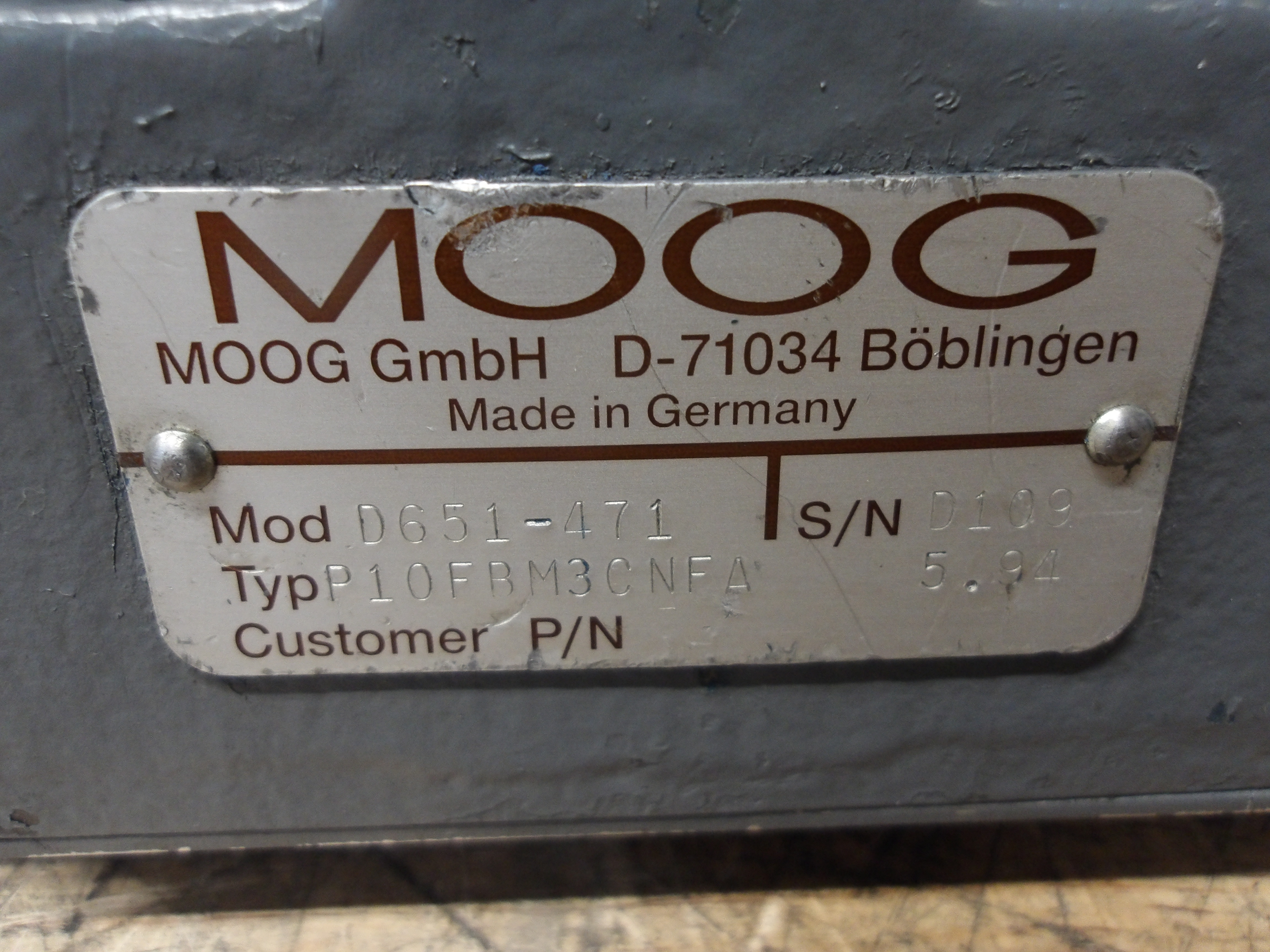 Used MOOG D651/471/P10FRM3CNFA SERVO PROPORTIONAL VALVE