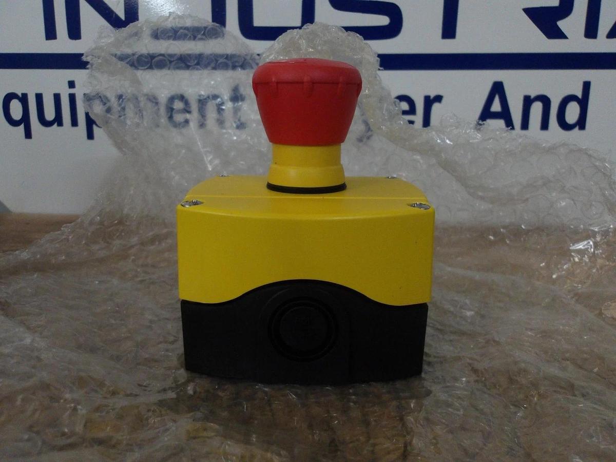 ALLEN BRADLEY 800F-1YP1 PUSH BUTTON, #32908G NIB