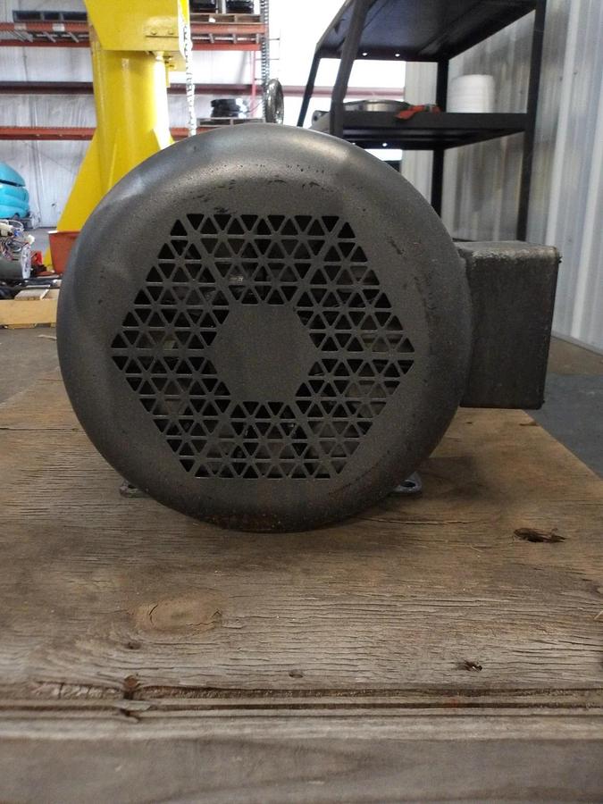 Used BALDOR 7.5 HP MOTOR, FR 213TCZ, 1760 RPM, 208-230/460, #881215G NEW