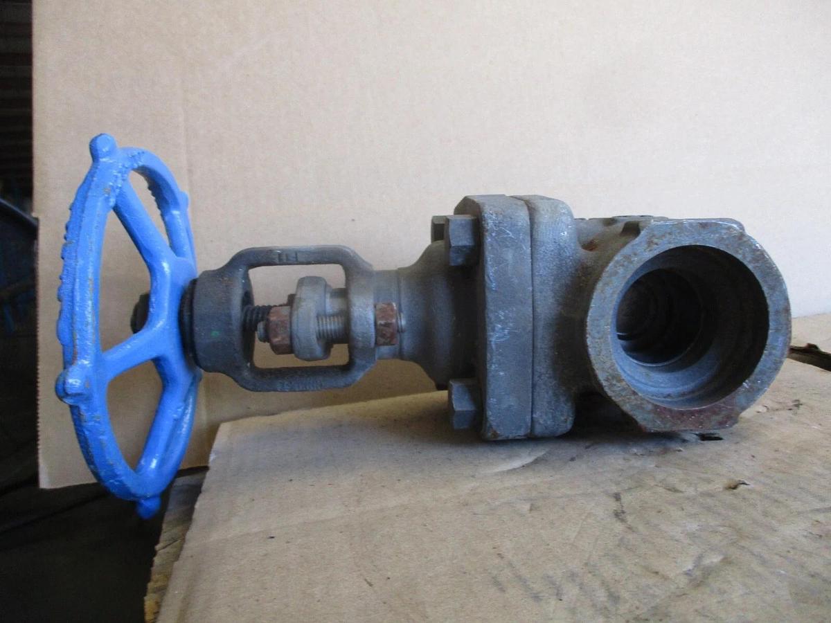 Used VELAN 2" IRON BUTT-WELD GATE VALVE, #67204J NEW (WEATHERED)