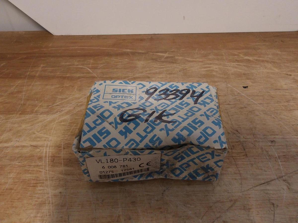 SICK VL180-P430 PHOTOELECTRIC SENSOR, #3251151G NIB