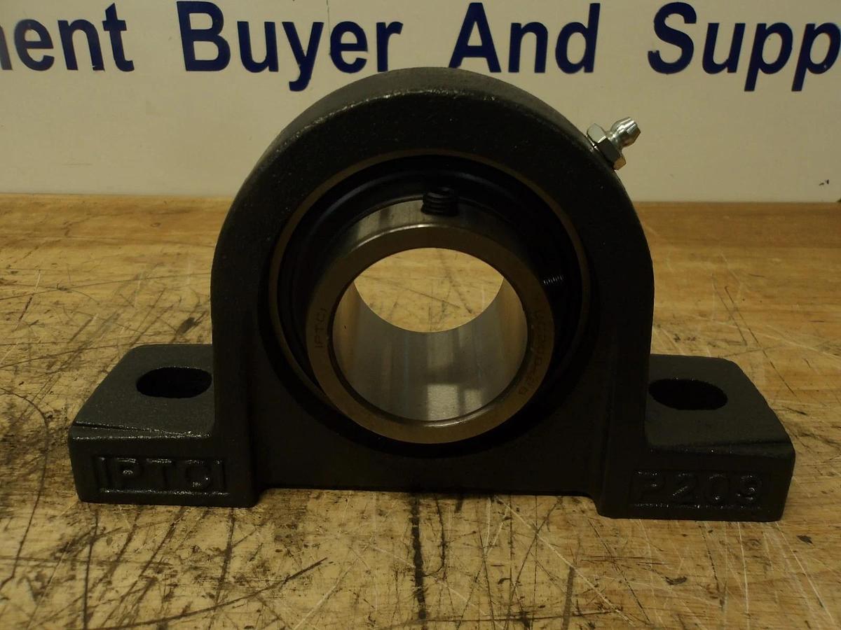 IPTCI UCP209-28 PILLOW BLOCK BEARING 1-3/4" BORE, #730153G NIB