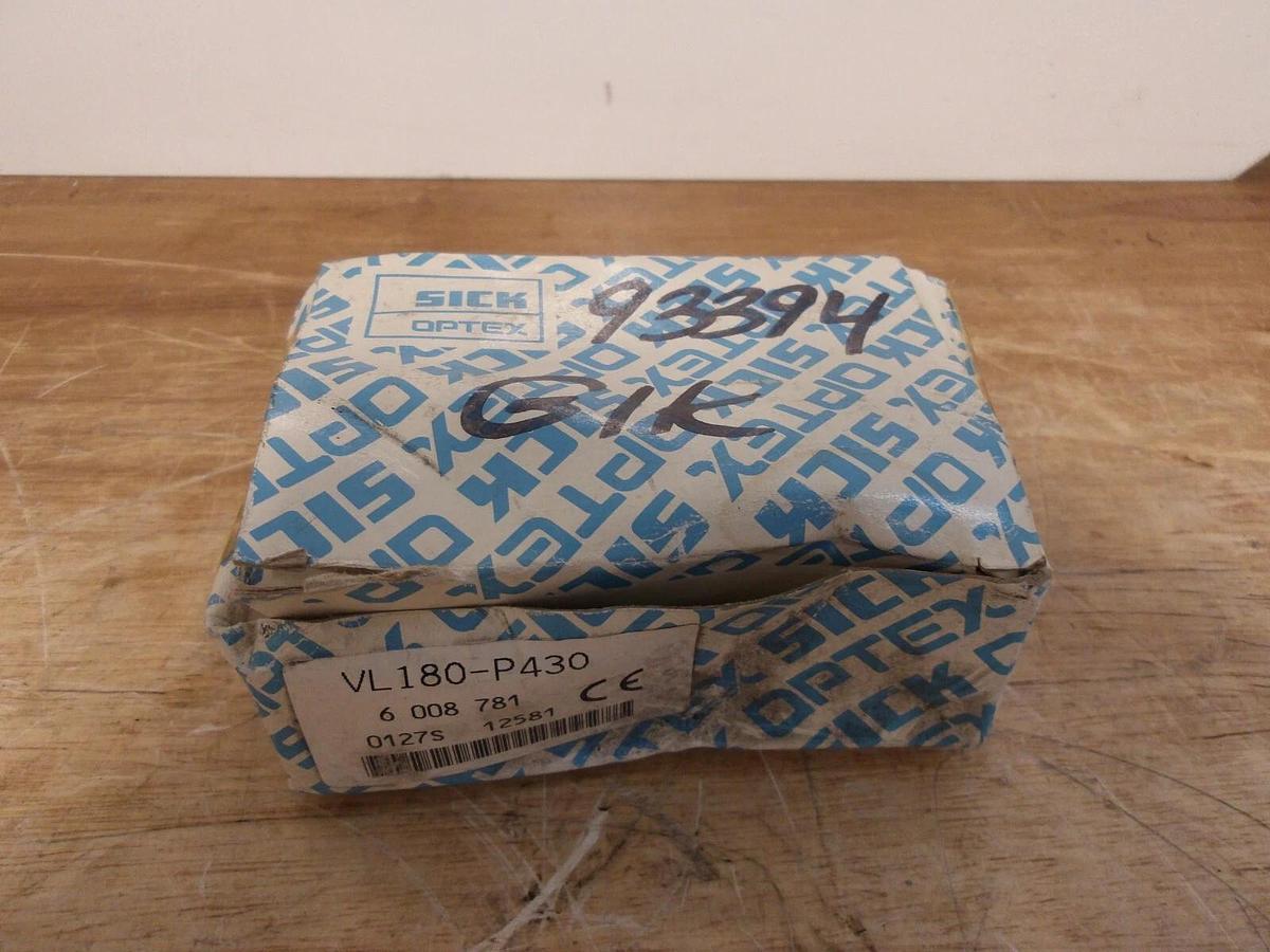 SICK VL180-P430 PHOTOELECTRIC SENSOR, #3251151G NIB