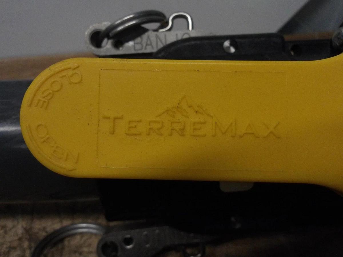 Used TERREMAX 2" PLASTIC BALL VALVE VSF200 W/ COUPLING, #316 NEW