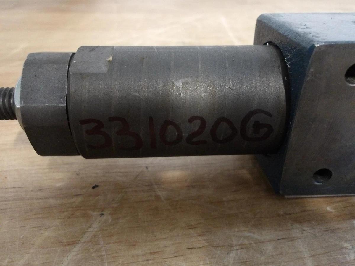 Used BOSCH 918 HYDRAULIC CONTROL VALVE 0611150233, #331020G NEW