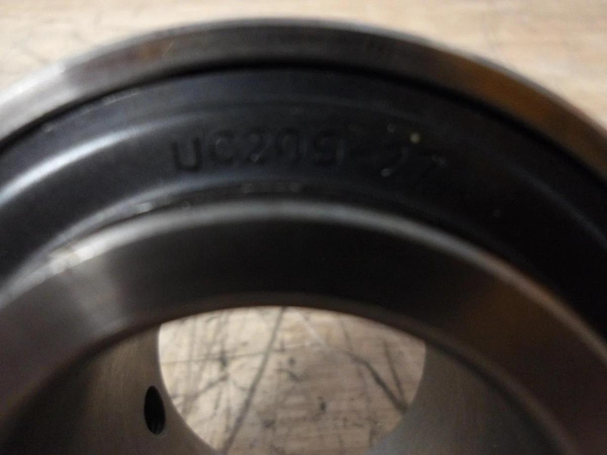 TRITAN UC209-27 BEARING INSERT 1-11/16" BORE, #7271153G NIB