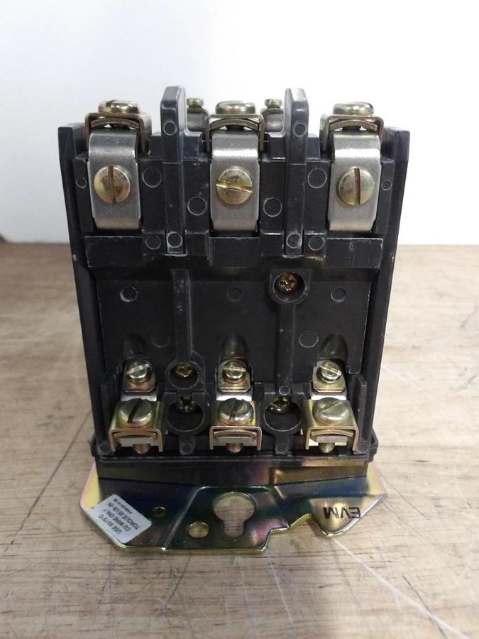 ALLEN BRADLEY 500L-A0D93 LIGHTING CONTACTOR AC, #520235GNIB