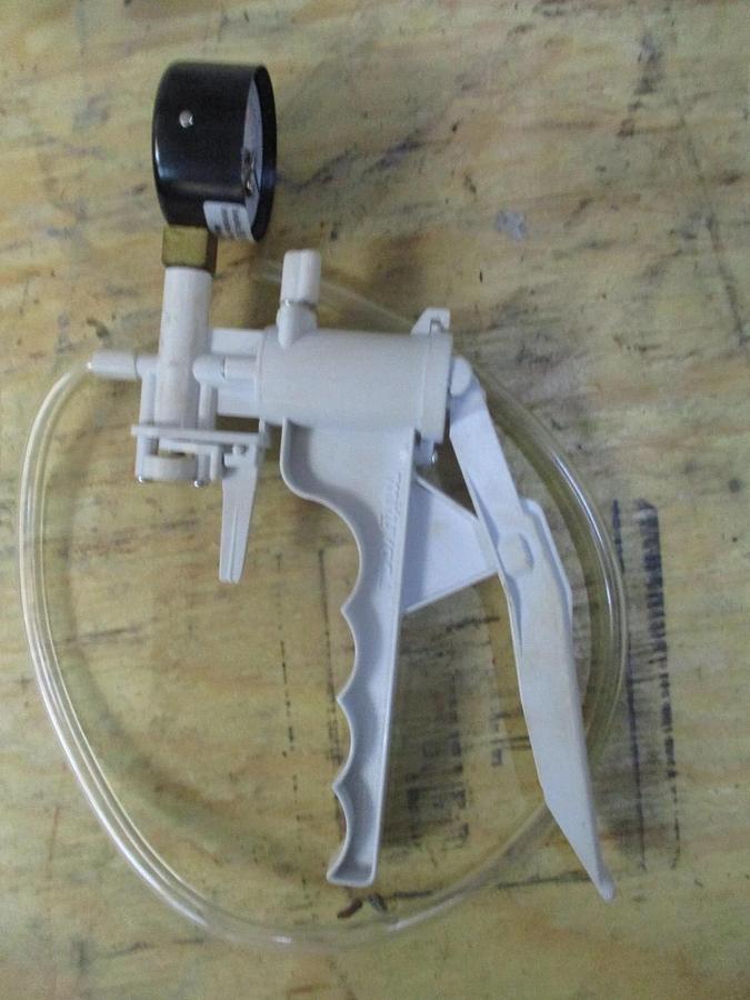Used MITYVAC - HAND VACUUM PUMP 009410, 0.5 GPH CAP, #120224J NEW