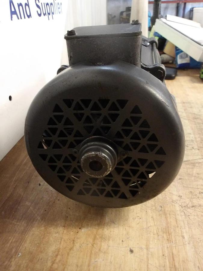 Used BALDOR RELIANCE 1 HP MOTOR, FR 56C, RPM 1750, 180 VDC, #1091015G USED