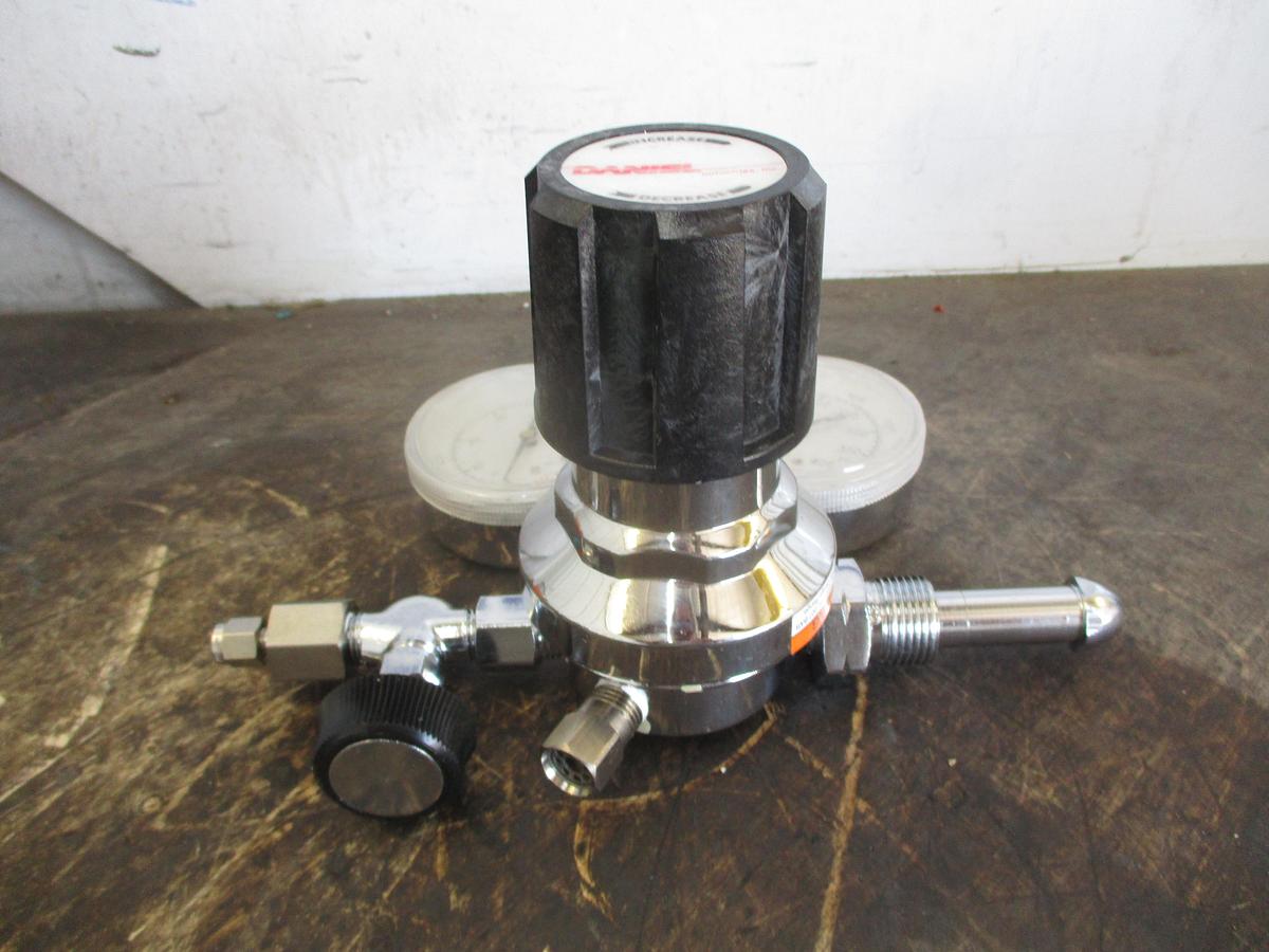 DANIEL 2022651-0XA SINGLE STAGE GAS REGULATOR